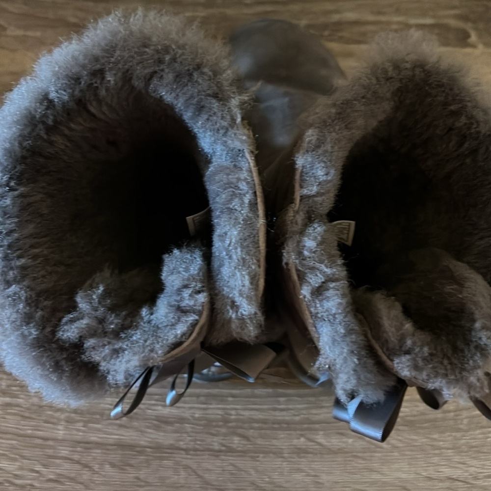 UGG Bailey Bow Short Boots – Gray, Size 8 - Picture 9 of 9